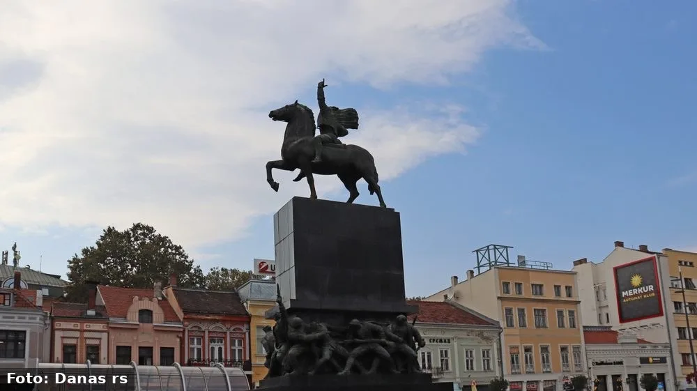 Restauracija spomenika u Nišu: Ne zna se da li je „ofarban“ ili vraćen u originalnu boju, a košta tri puta više od beogradskog „Kneza“