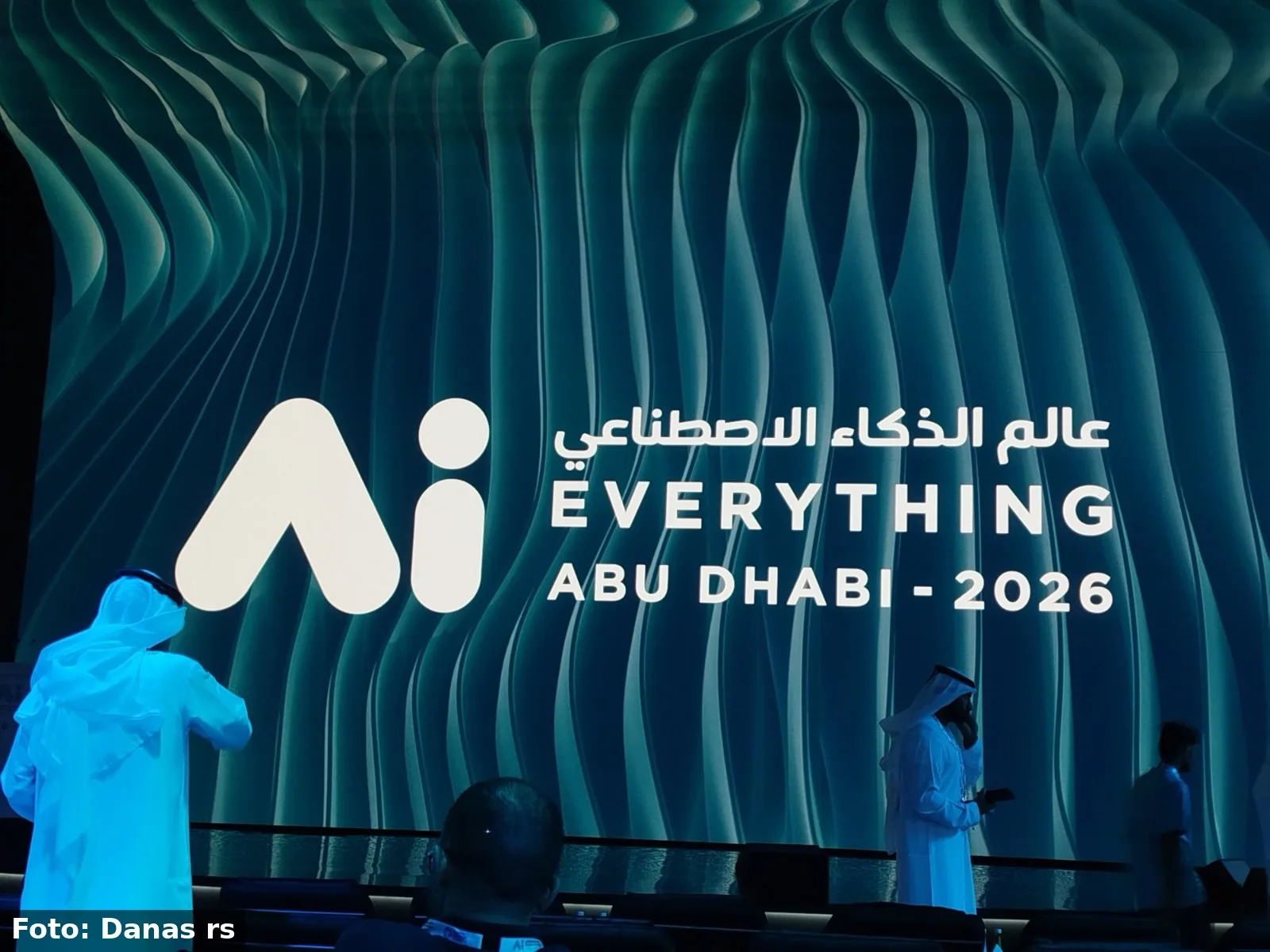 U Abu Dabiju otvoren najveći globalni samit i sajam u oblasti AI: „Vozite dok još možete, jednog dana automobile će voziti samo roboti“